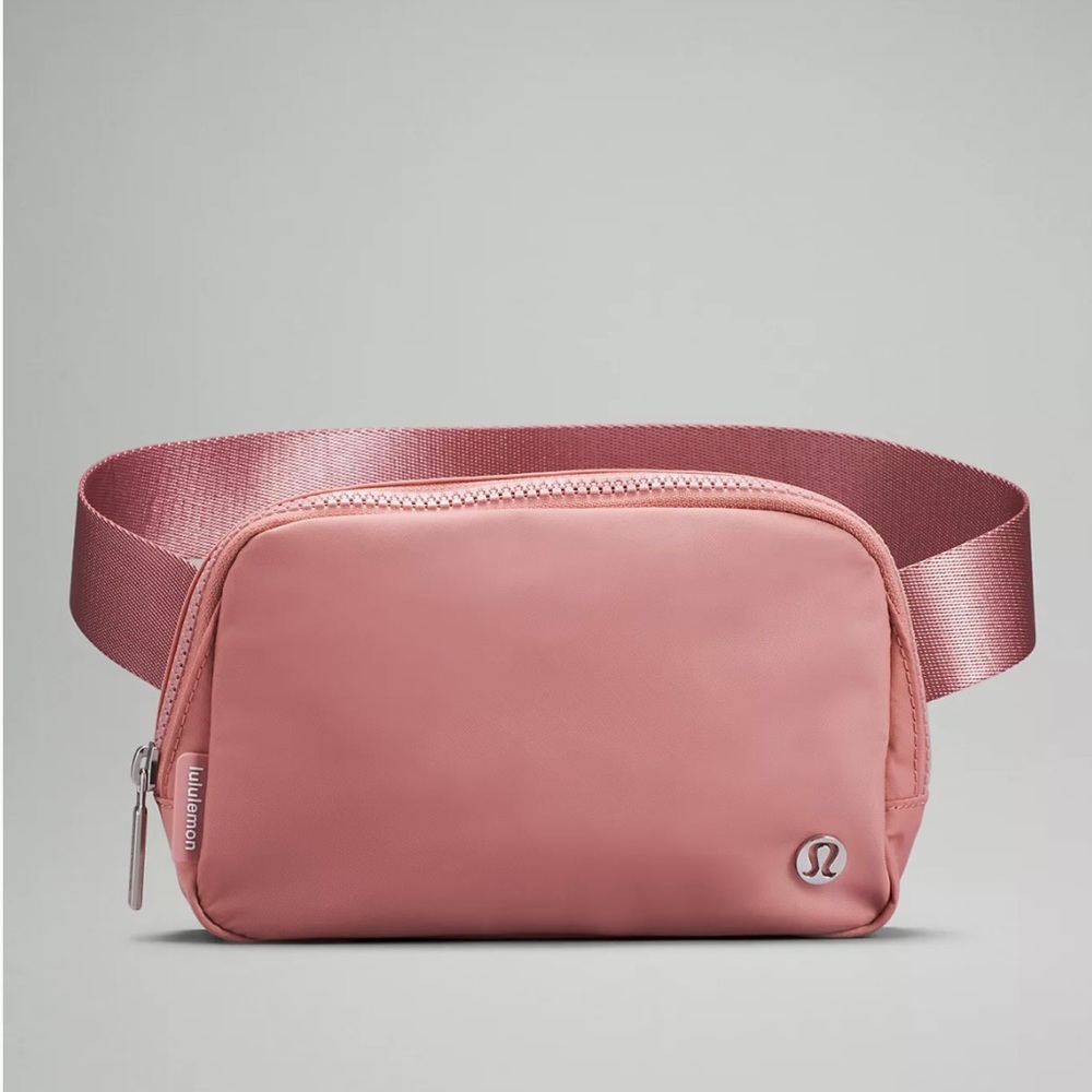Lululemon Everywhere Belt Bag 1L Pastel Pink limited edition